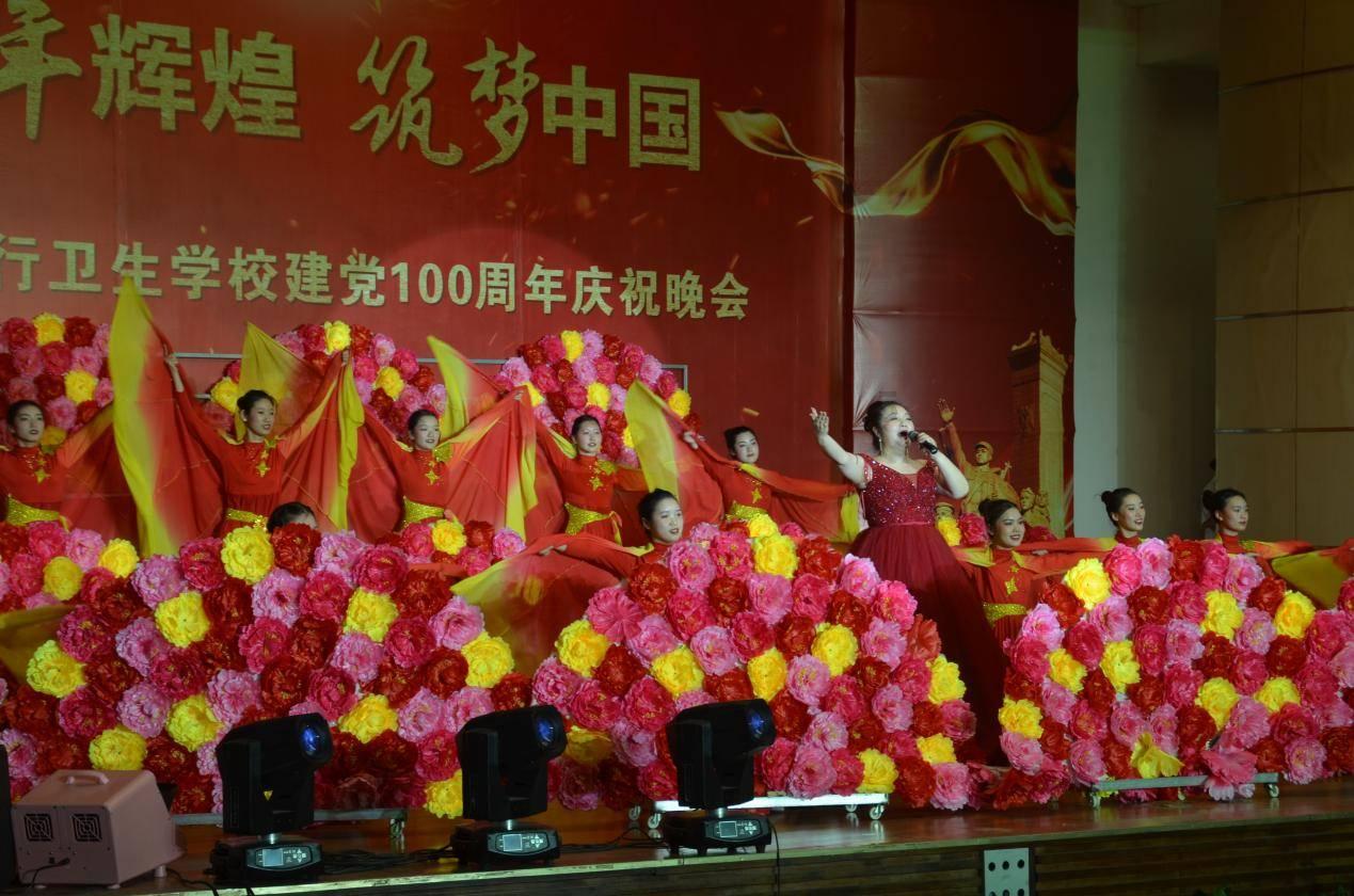 河北通勤车坠河遇难者家属称可能每人赔偿190万，悲剧发生的原因是什么？游戏画面